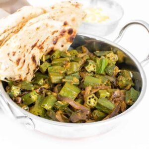 Bhindi met Nan Brood.