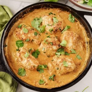 Chicken Korma met Nan brood.