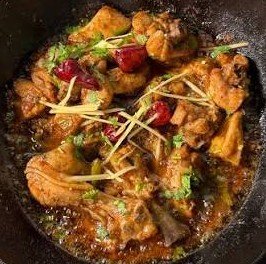 Peshwari Chicken met Nan brood.